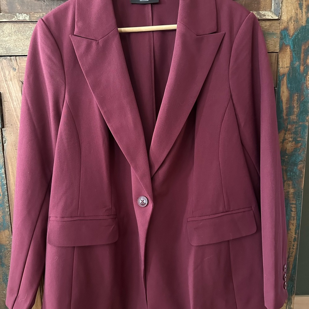 Elegant Burgundy Women's Suit - Petite